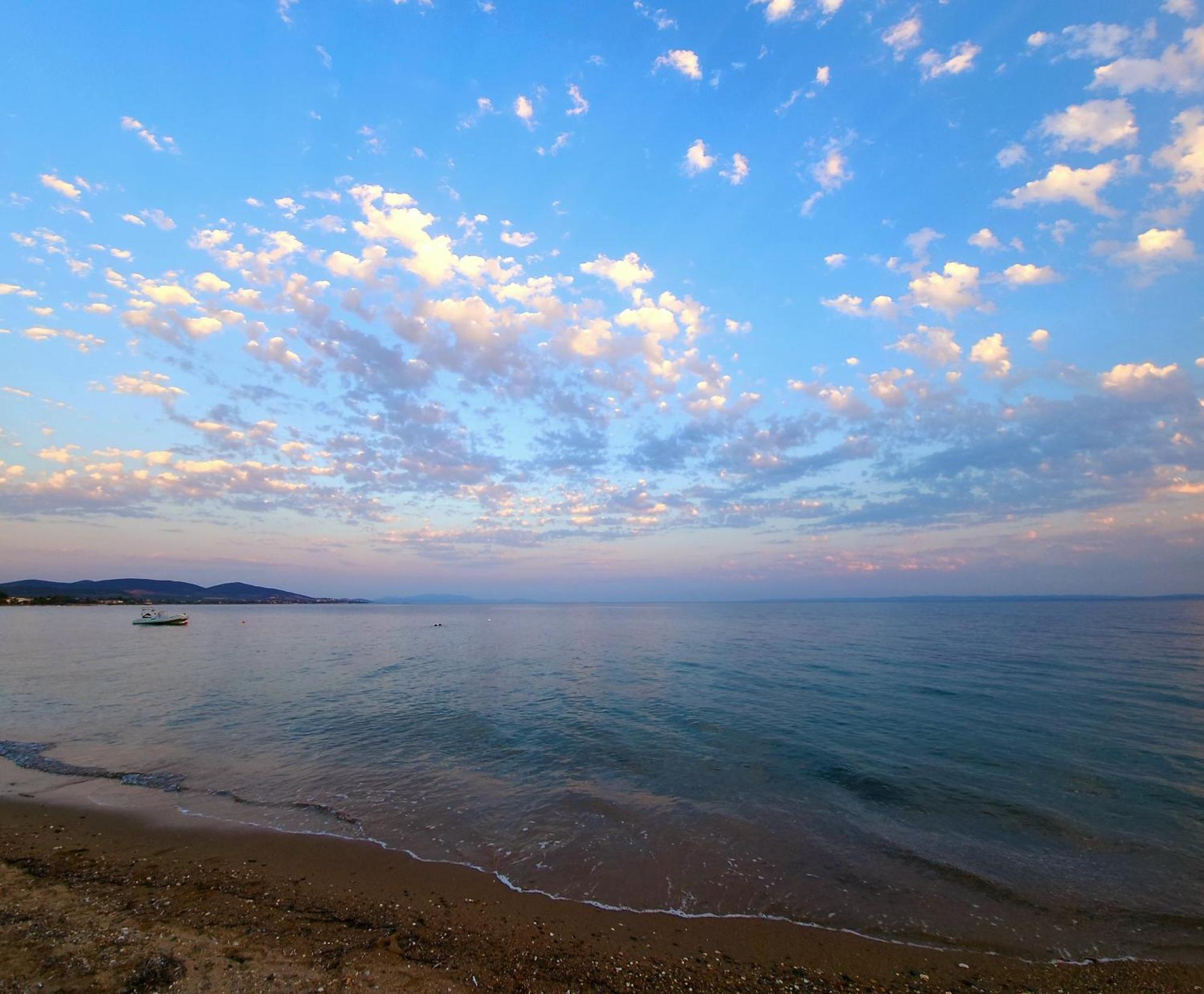 Pine Beach Holiday Home 2 Bedrooms 50 Meters To The Beach Kalyves Polygyrou Екстер'єр фото
